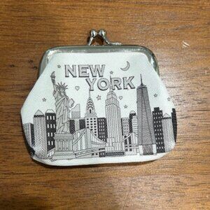 New York Skyline Coin Purse Kiss Lock Unused Excellent 4"x3.75"